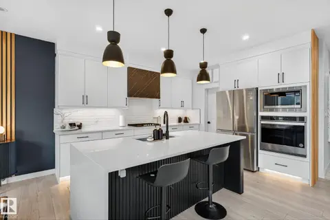 3316 158 ST SW