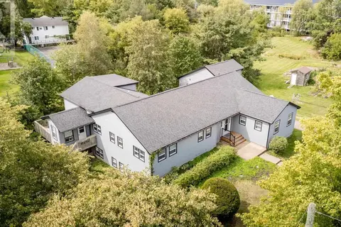 18 Woodman Road