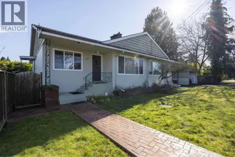 7720 7722 GRAHAM AVENUE