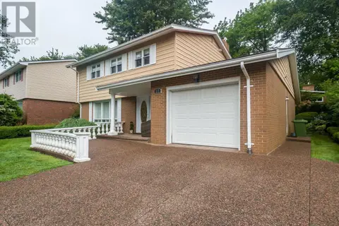 11 Birkdale Crescent