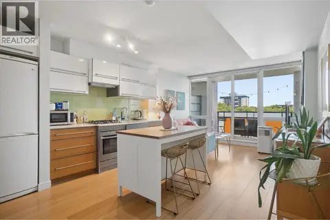 709 718 MAIN STREET
