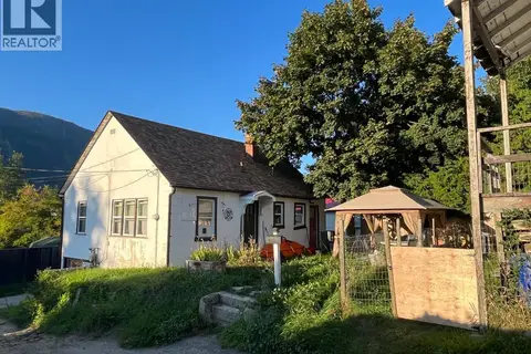 411 LATIMER Street
