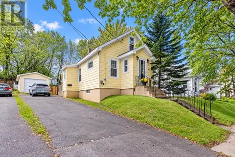 48 Champlain Avenue