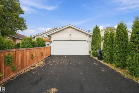 4824 13 AV NW