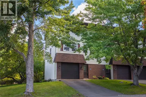 25 Hillsview Crescent