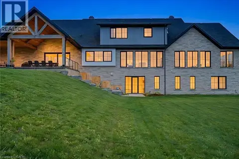 742 COUNTRY SQUIRE Road