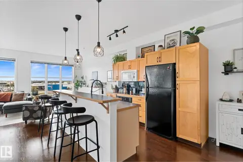 #408 4835 104A ST NW