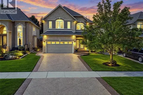 123 MOORLAND Crescent
