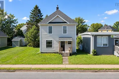 569 East River Road