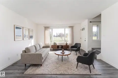 11363 22 AV NW