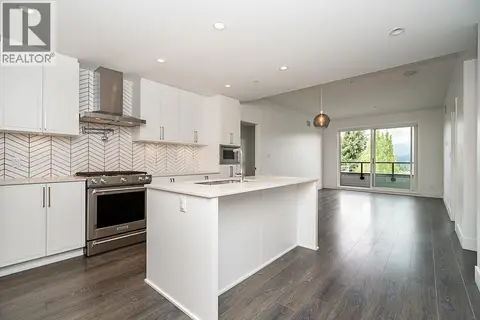 502 4477 HASTINGS STREET