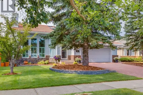 111 Hawksbrow Drive NW