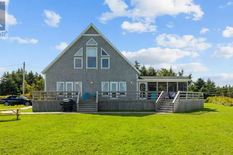 64 Lecky Crescent, Thunder Cove