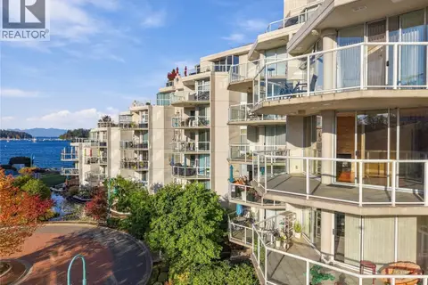 402 158 Promenade Dr
