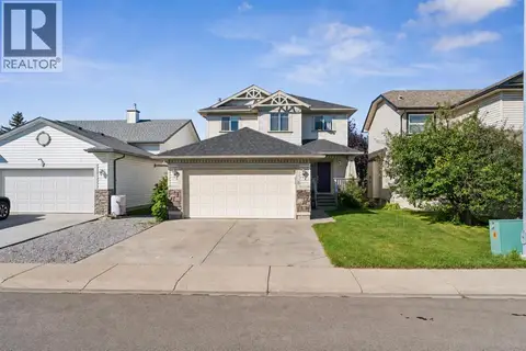 8 Fairways Place NW