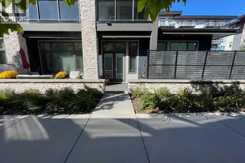 101, 10 Mahogany Circle SE