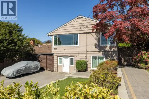 424 W QUEENS ROAD