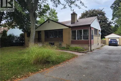 33 LEE Avenue