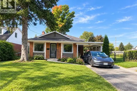 73 LARKSPUR Crescent