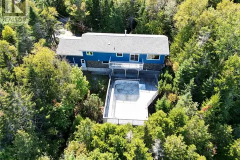 6 Cardinal Lane