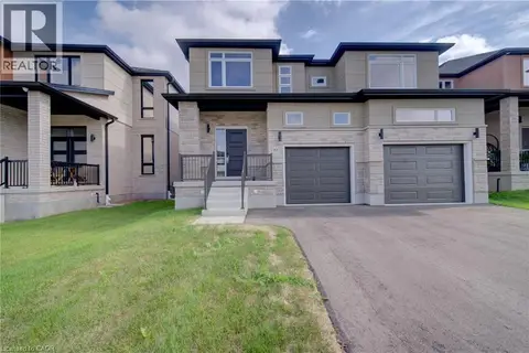 10 MUNN Crescent