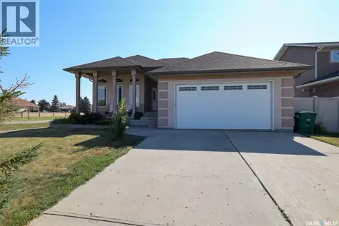 78 Woods CRESCENT