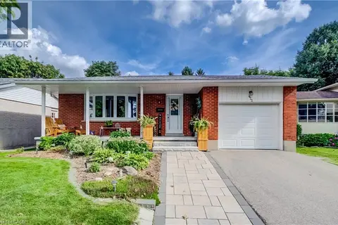 422 GRANGEWOOD Drive