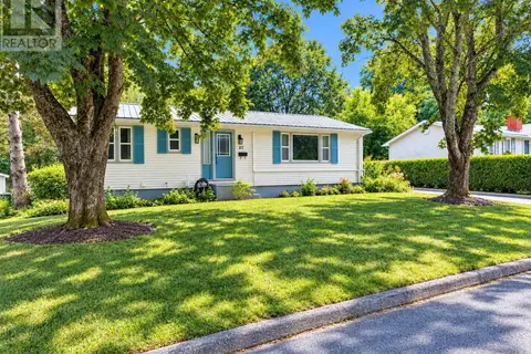 27 Smith Avenue