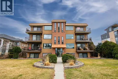 578 Lakeshore Drive Unit# 203