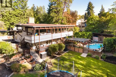 2475 Dunsmuir Road