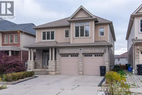 299 MOORLANDS Crescent