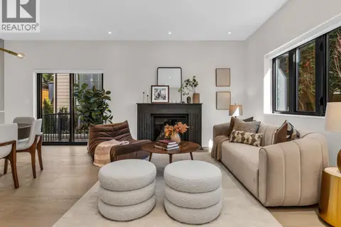 2 4088 MAPLE CRESCENT