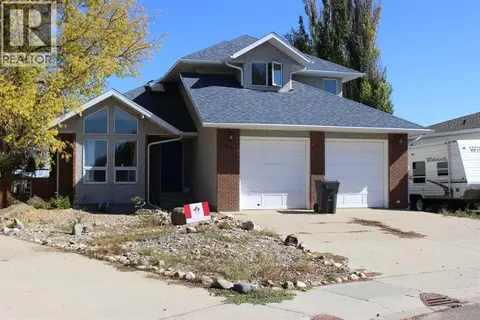405 Maple Crescent