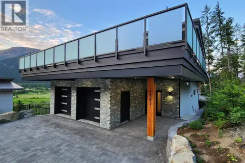 3 1307 EAGLE DRIVE