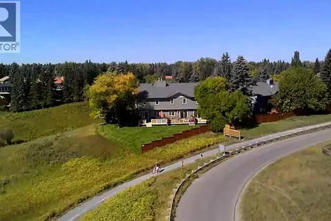 22, 64 Woodacres Crescent SW