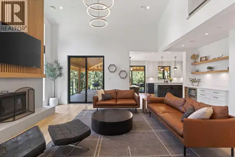 1604 JOAN AUDREY LANE