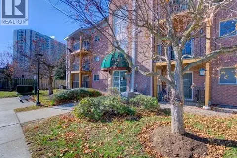 3085 KINGSWAY Drive Unit# 27