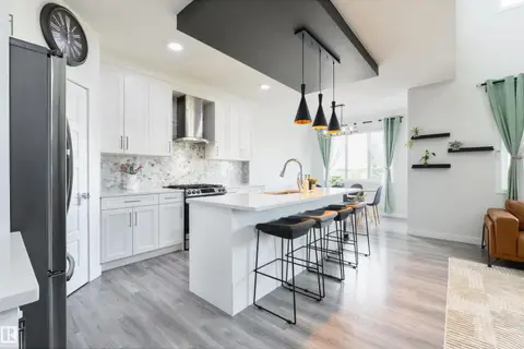 1032 BERG PL