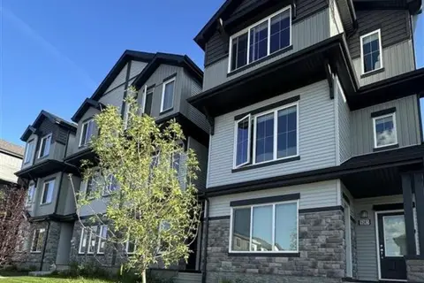 5239 - 5245 21A AV SW SW