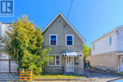 215 DESROSIERS STREET