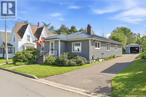 13 Squire Street