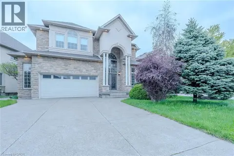 79 MOORLAND Crescent