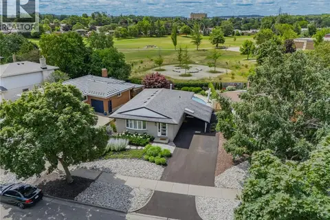 107 LAURENTIAN Drive