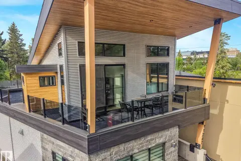11247 71 AV NW
