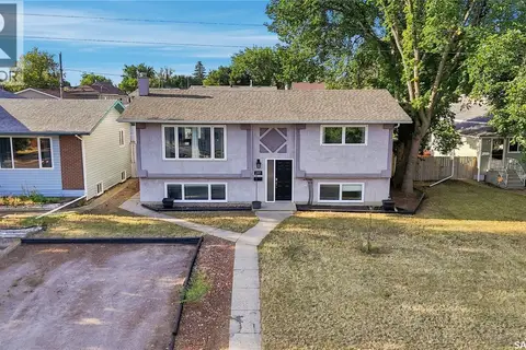 1109 Lillooet STREET W
