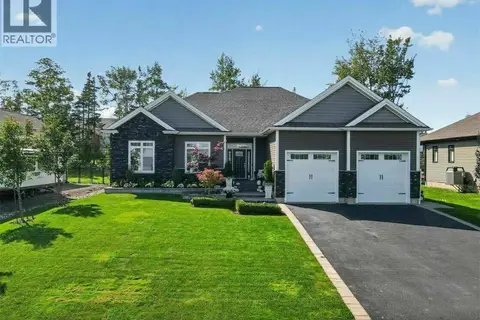 22 Louis-Arthur Court