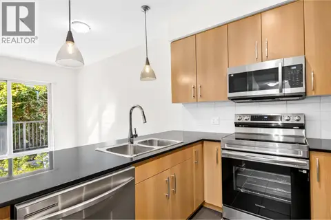210 22290 NORTH AVENUE