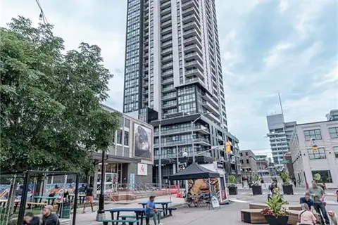 60 CHARLES Street W Unit# 1104