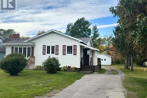 14 Hillview Heights