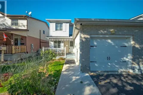 23 FREEMAN Crescent